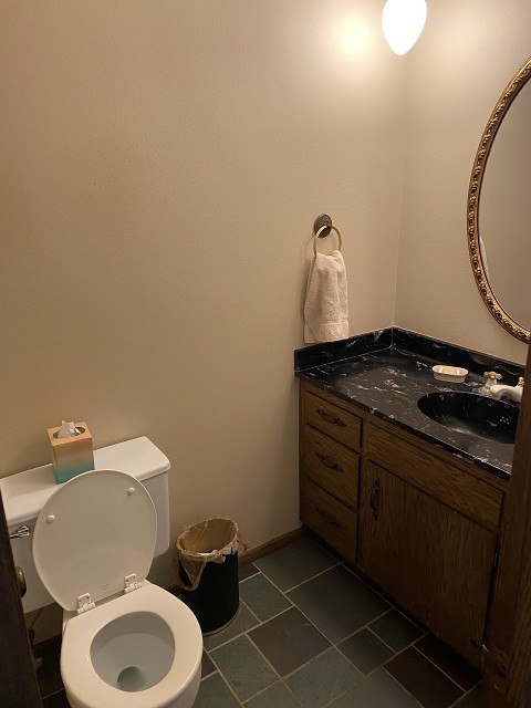 9C765484-80AA-47CB-976D-472EA0D95ED2